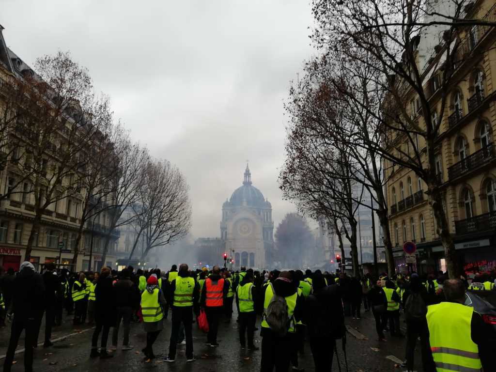 Gilets Jaunes 1.Dezember 2018, Sankt-Augustin Kirche, Paris, Revolte und urbane Unruhen