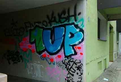 Graffiti 1UP in Berlin, 